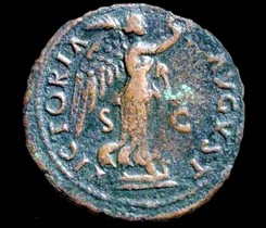Dupondius, Vespasian 77 AD, winged Victory standing on prow holding wreath and palm, VICTORIA AVGVST. S. C.