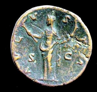 Sestertius of Faustina Maior, reverse Ceres standing left, holding corn-ears and torch, AVGVSTA S. C